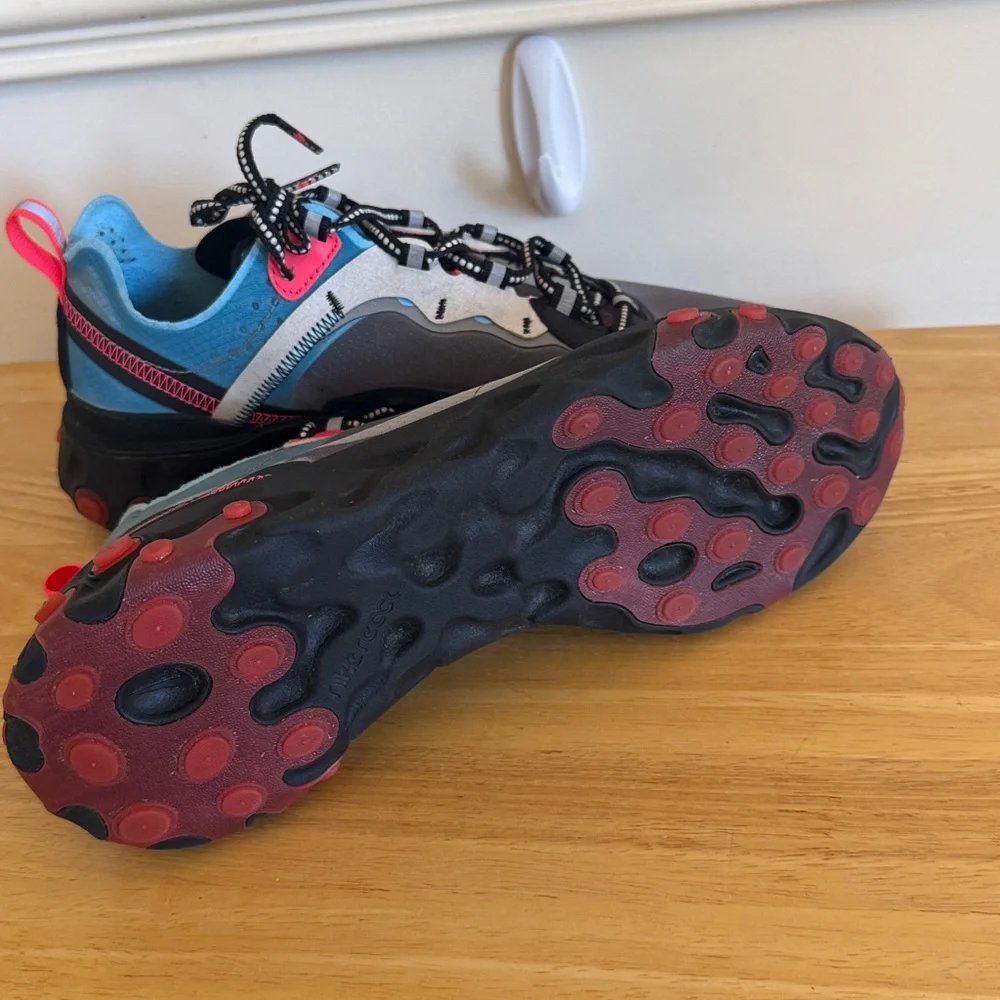 NIKE REACT ELEMENT 87 BLUE CHILL SOLAR RED MENS AQ1090 006 Size 8‎